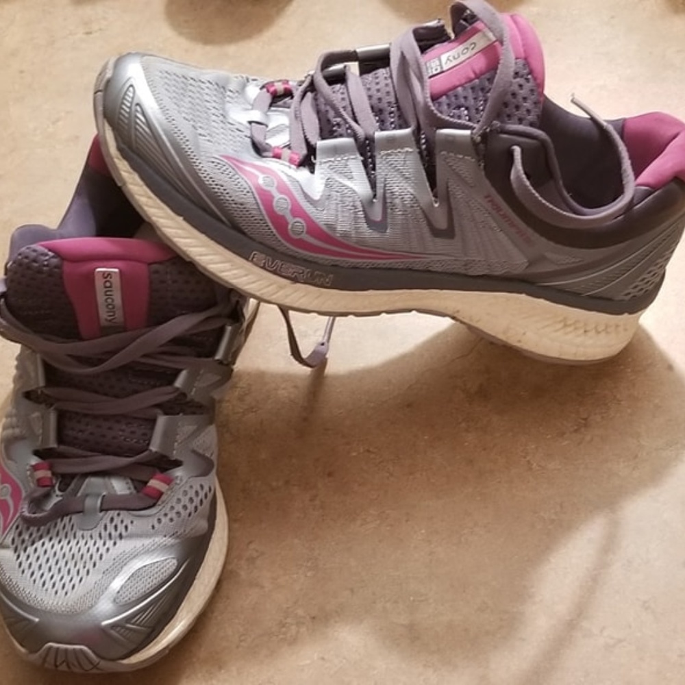 Saucony Triumph - Women's Size 7.5